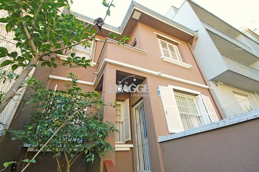 Casa à venda com 4 quartos, 219m² - Foto 1