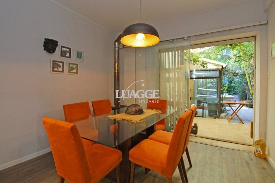 Casa à venda com 4 quartos, 219m² - Foto 2