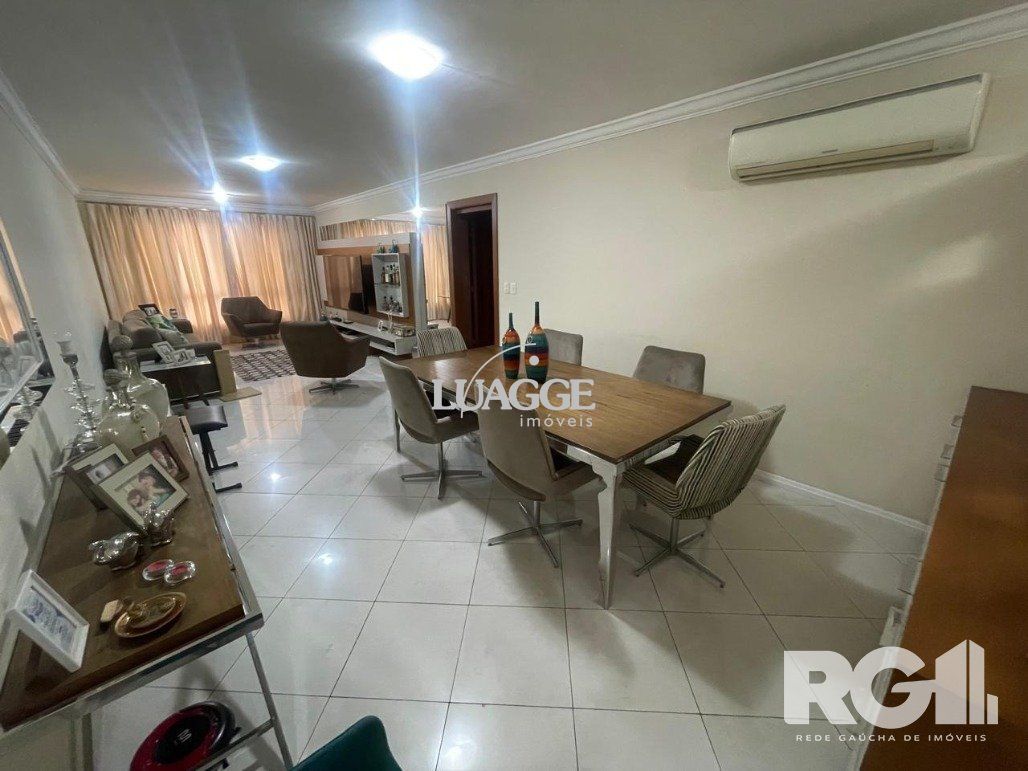 Apartamento à venda com 3 quartos, 138m² - Foto 2