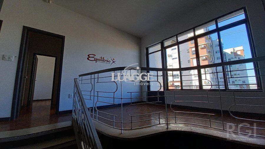 Casa à venda com 4 quartos, 391m² - Foto 11
