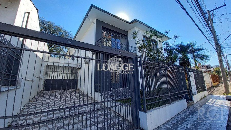 Casa à venda com 4 quartos, 391m² - Foto 1