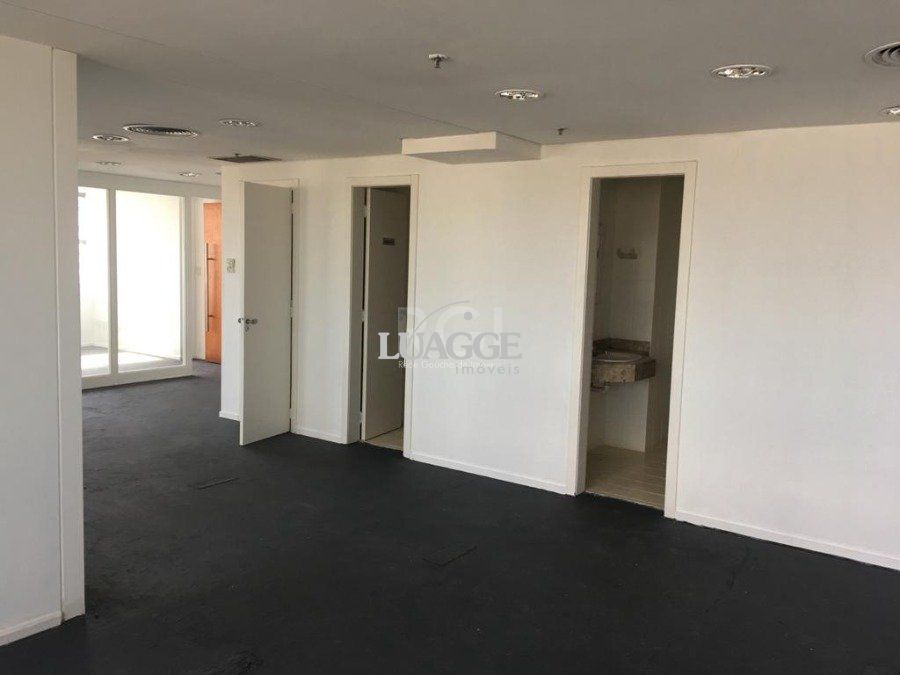 Conjunto Comercial-Sala à venda com 3 quartos, 1973m² - Foto 9