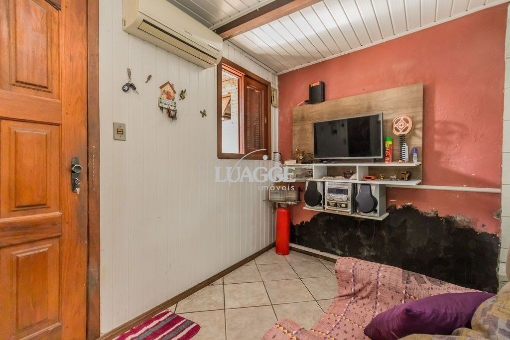 Casa à venda com 4 quartos, 226m² - Foto 2