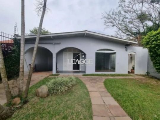 Casa à venda com 3 quartos, 122m² - Foto 1