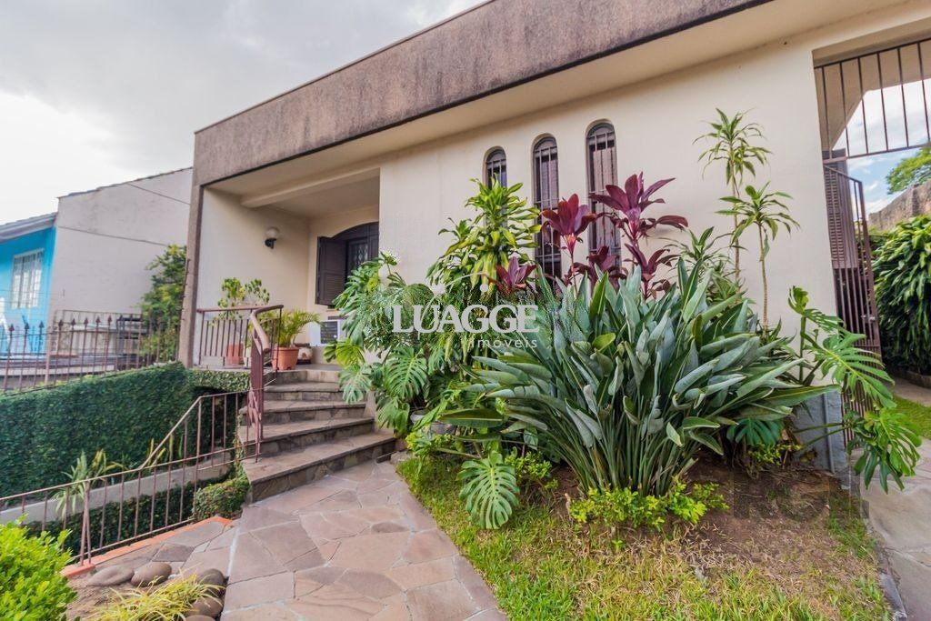 Casa à venda com 3 quartos, 156m² - Foto 1