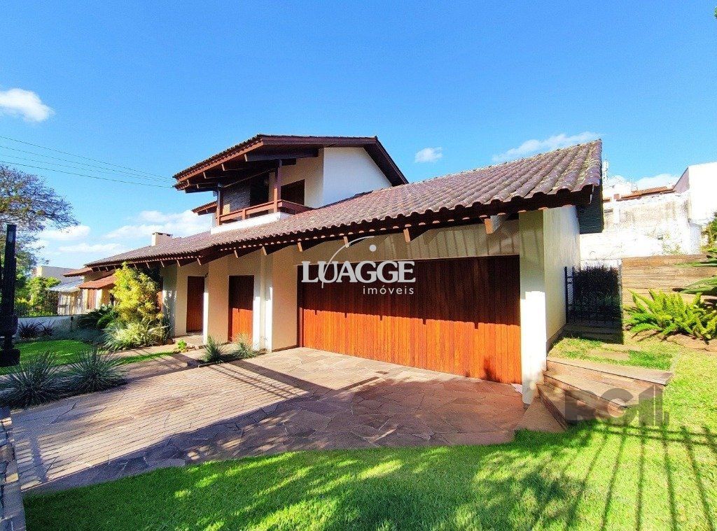 Casa à venda com 3 quartos, 302m² - Foto 1