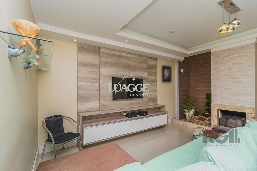 Casa à venda com 3 quartos, 167m² - Foto 2