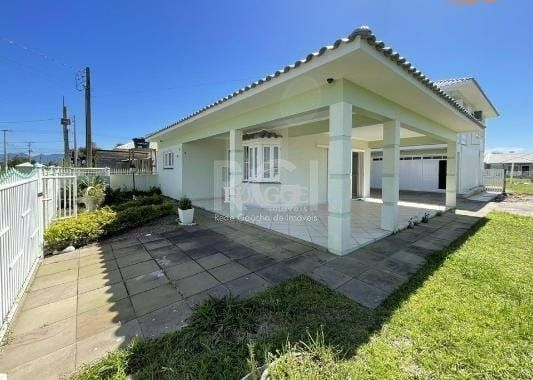 Casa à venda com 2 quartos, 231m² - Foto 1