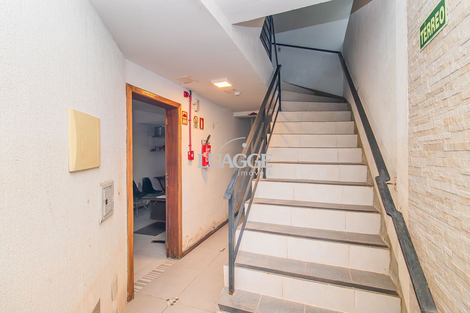 Prédio Inteiro à venda com 7 quartos, 321m² - Foto 2