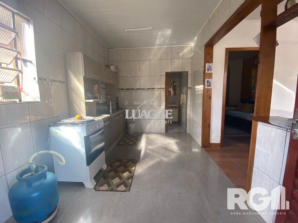 Casa à venda com 2 quartos, 302m² - Foto 2