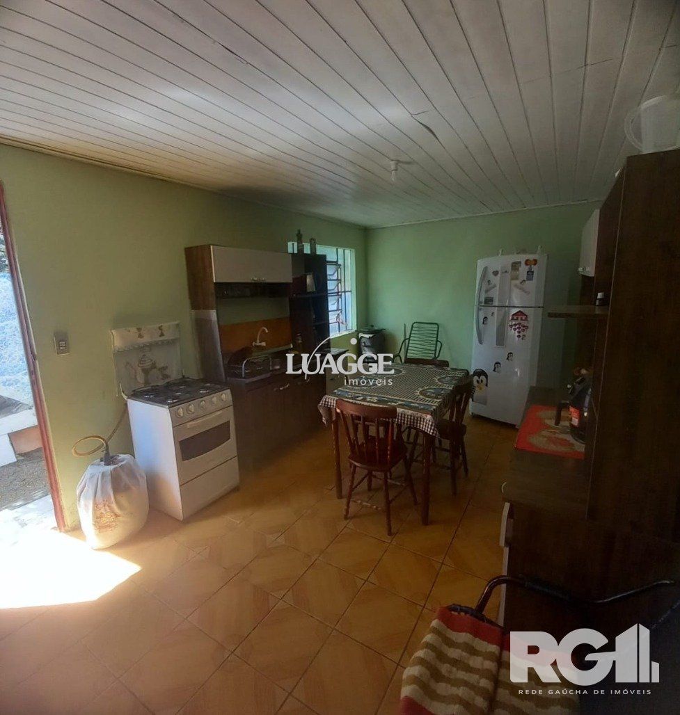 Casa à venda com 3 quartos, 99m² - Foto 3