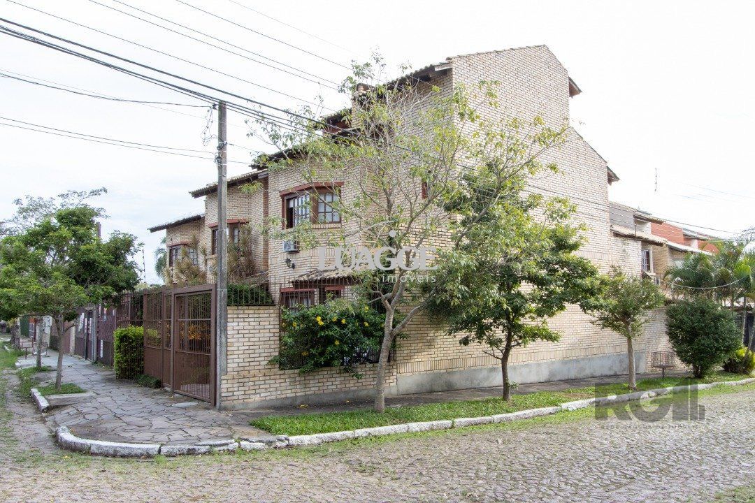 Casa à venda com 3 quartos, 182m² - Foto 2