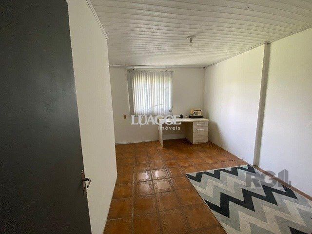 Casa à venda com 2 quartos, 70m² - Foto 4
