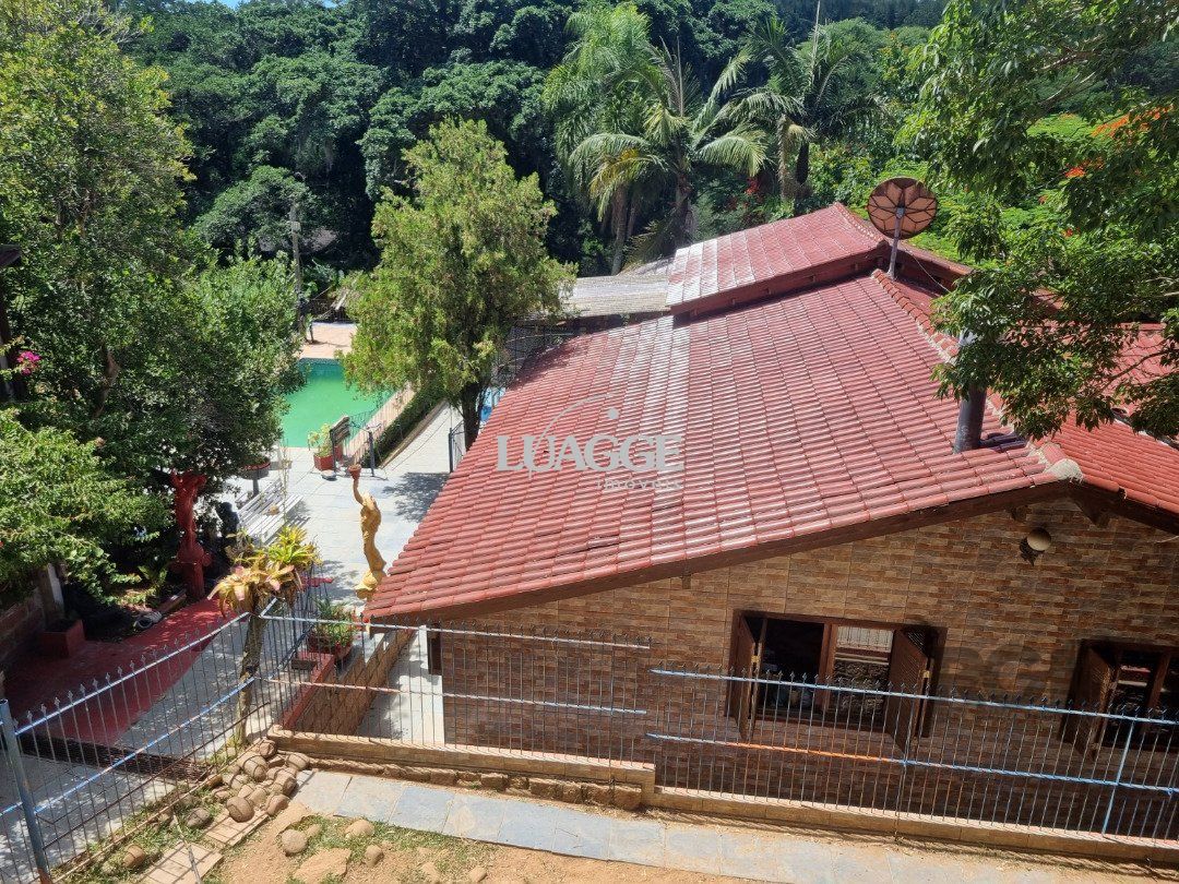 Sítio à venda com 3 quartos, 351m² - Foto 1