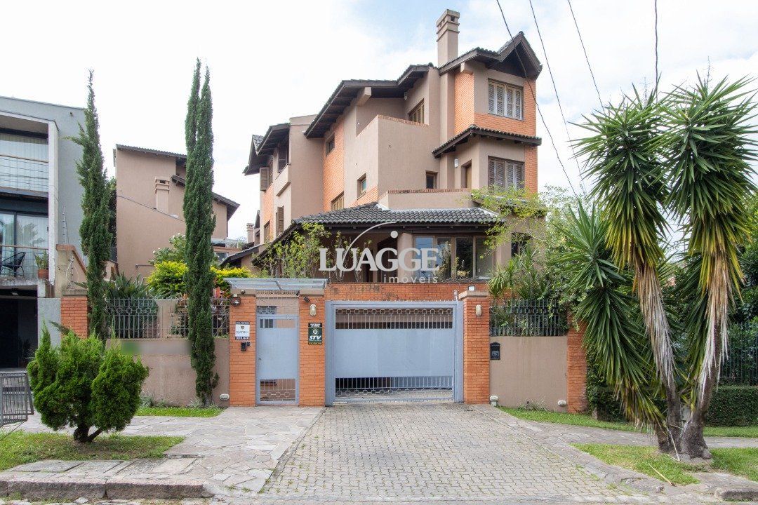 Casa de Condomínio à venda com 4 quartos, 294m² - Foto 1