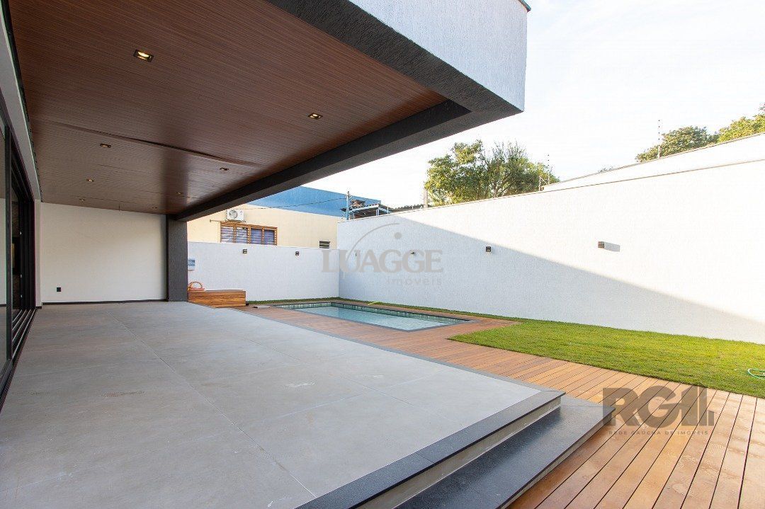 Casa à venda com 3 quartos, 382m² - Foto 25