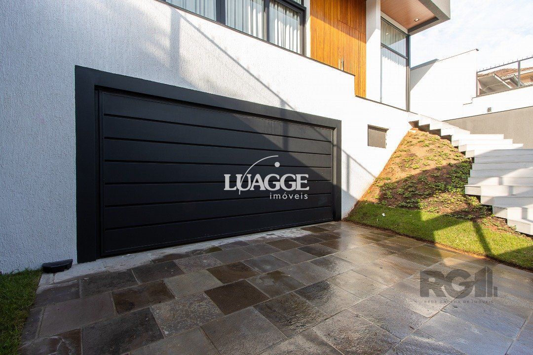 Casa à venda com 3 quartos, 382m² - Foto 2