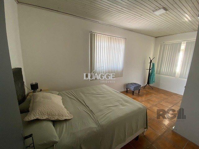 Casa à venda com 2 quartos, 70m² - Foto 3