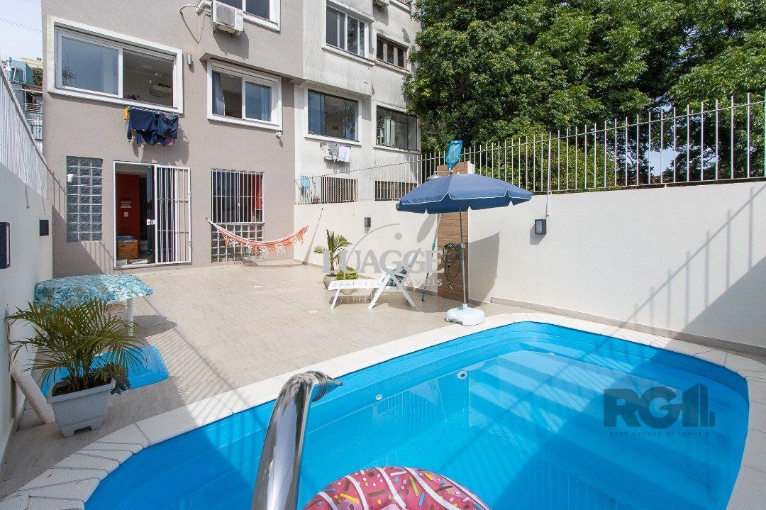 Casa à venda com 3 quartos, 155m² - Foto 1