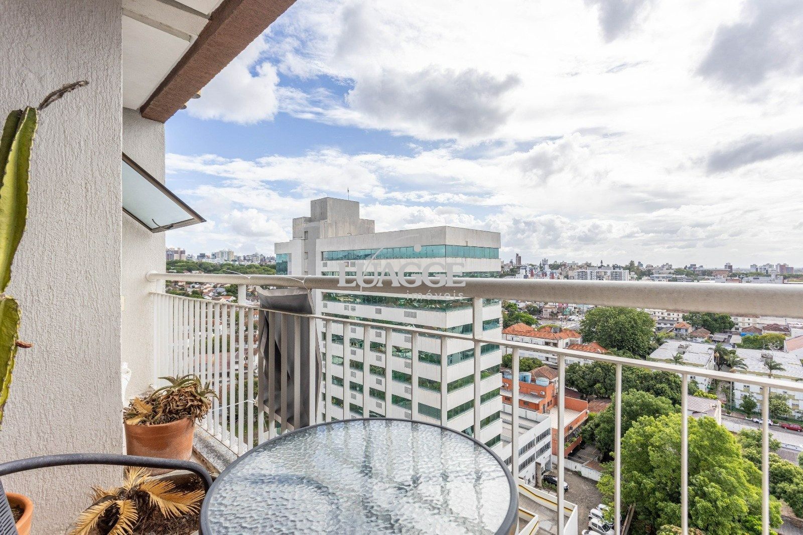 Apartamento à venda com 2 quartos, 101m² - Foto 2