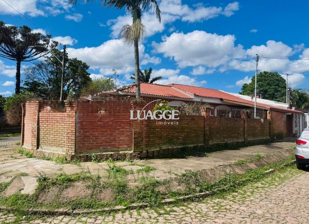 Casa à venda com 3 quartos, 141m² - Foto 1
