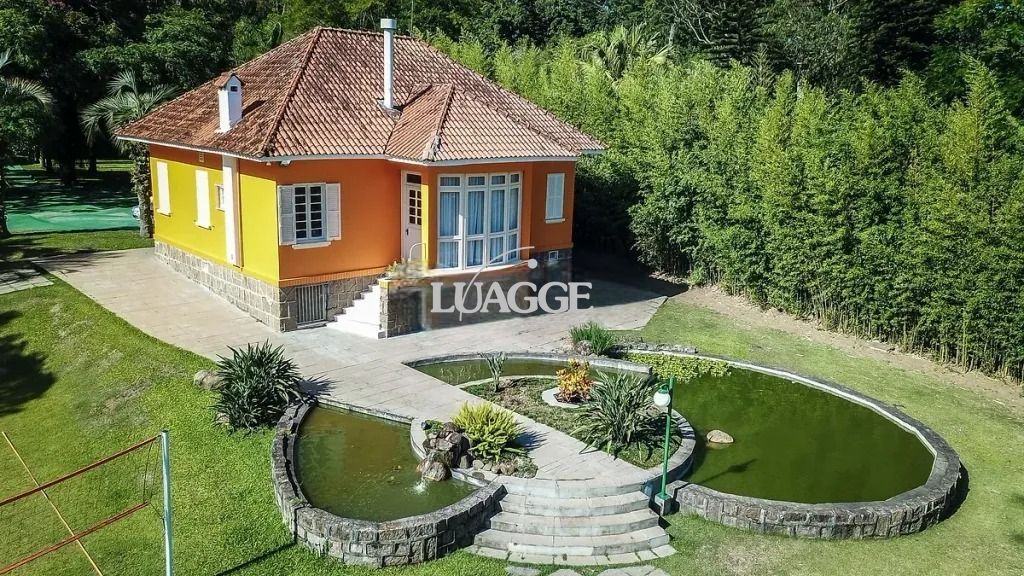 Chácara à venda com 5 quartos, 482m² - Foto 1