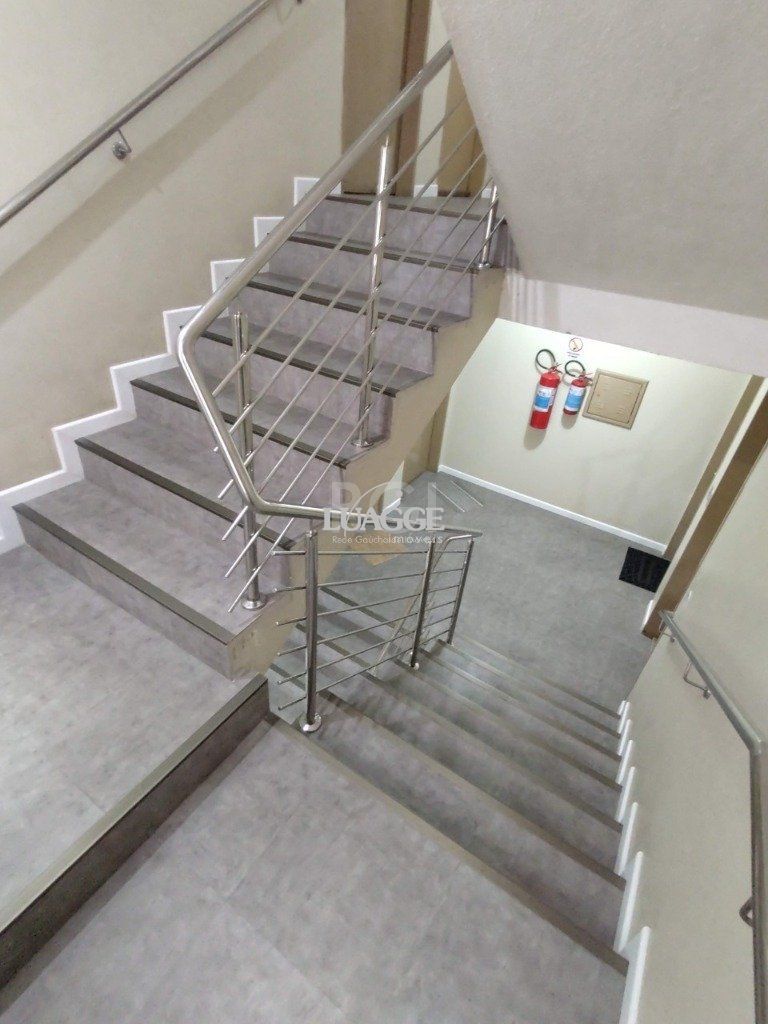 Apartamento à venda com 2 quartos, 66m² - Foto 2