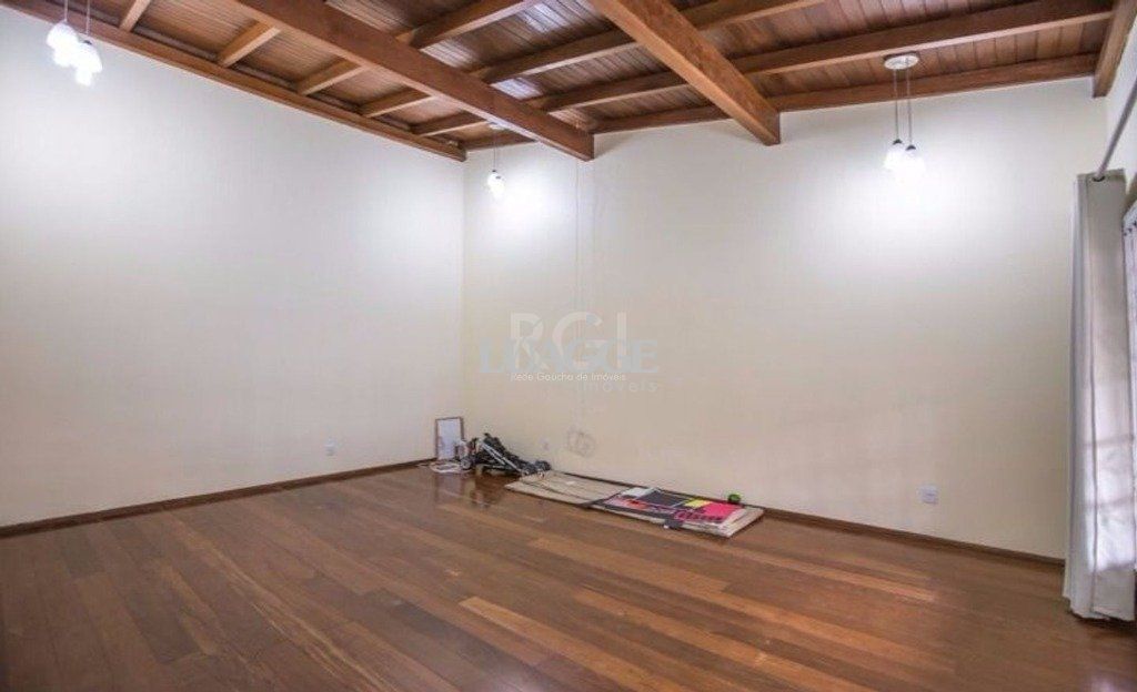 Casa à venda com 3 quartos, 311m² - Foto 12