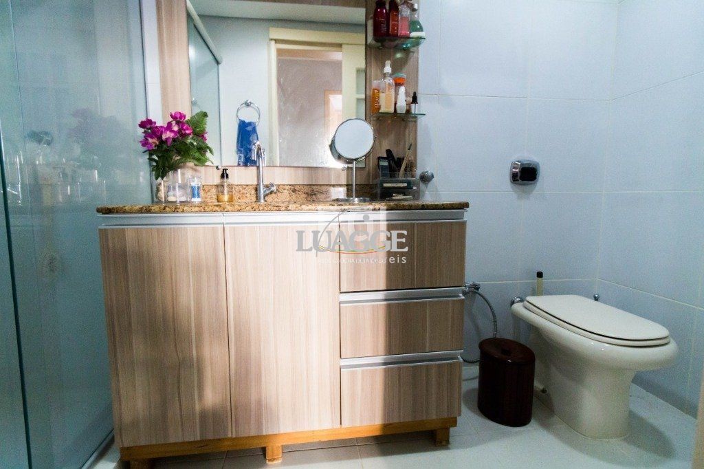 Apartamento à venda com 2 quartos, 68m² - Foto 4