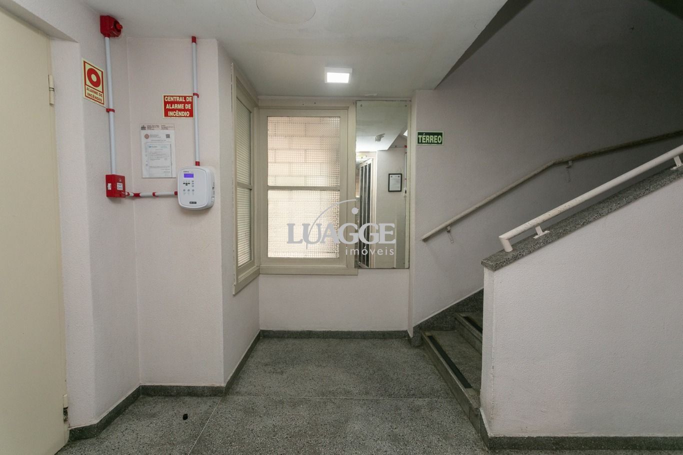 Apartamento à venda com 2 quartos, 60m² - Foto 13