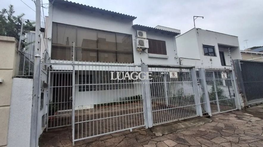 Casa à venda com 4 quartos, 346m² - Foto 1