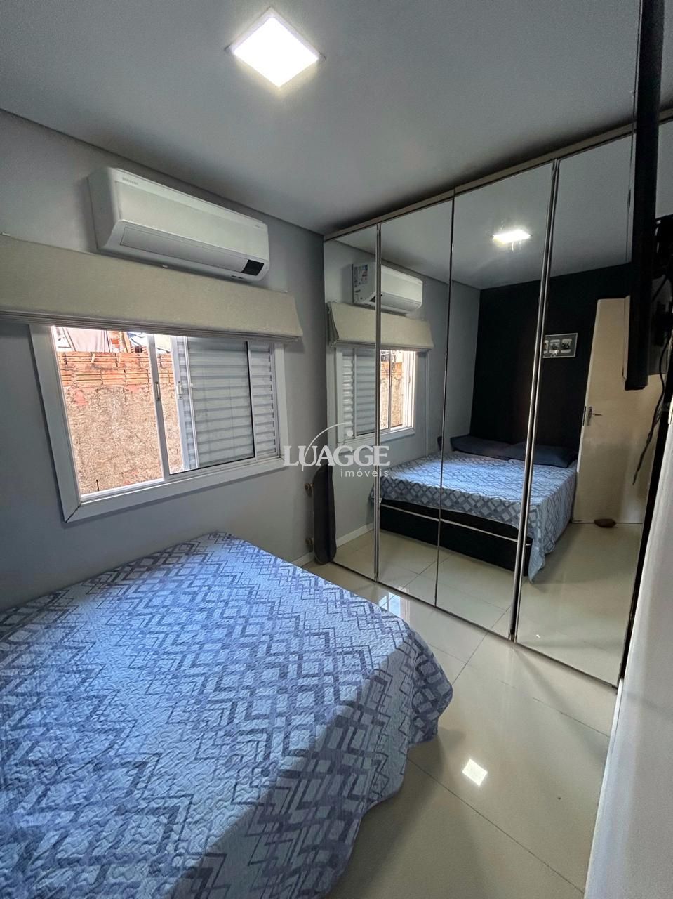 Casa à venda com 4 quartos, 164m² - Foto 3