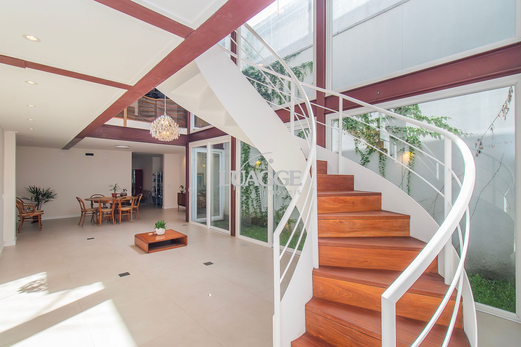 Casa à venda com 4 quartos, 2m² - Foto 4