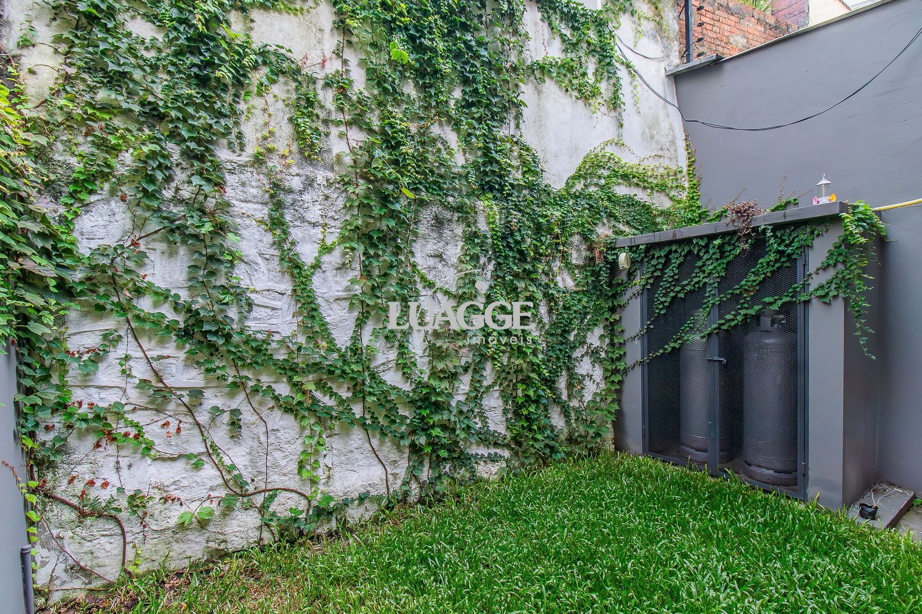 Casa à venda com 4 quartos, 2m² - Foto 8