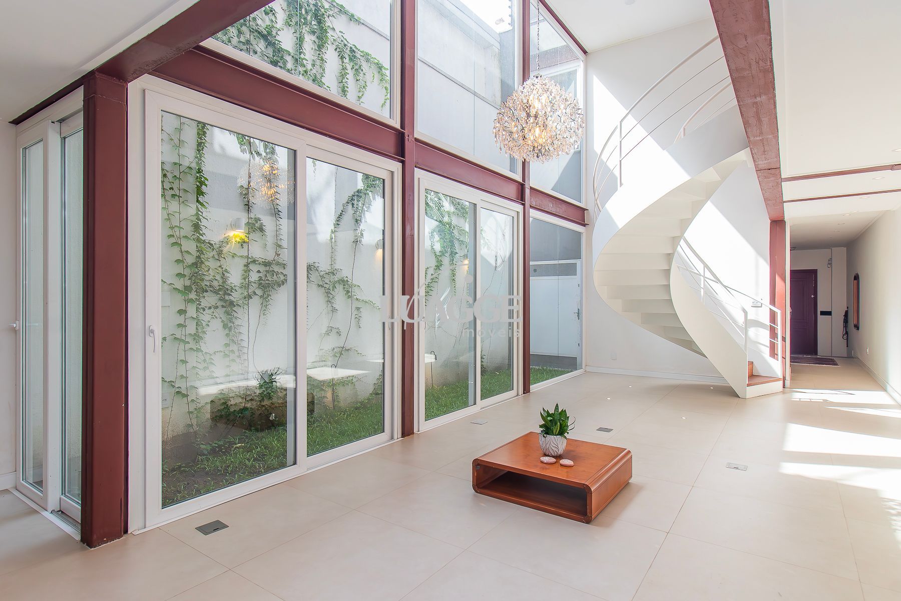 Casa à venda com 4 quartos, 2m² - Foto 1