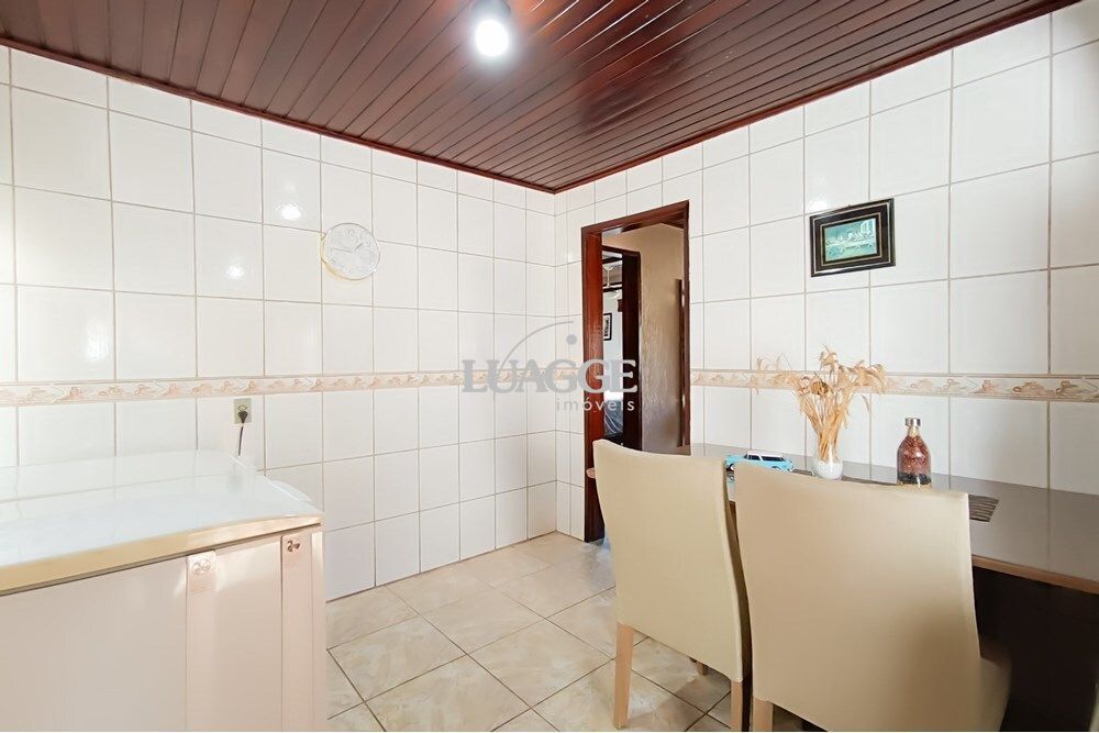 Casa à venda com 7 quartos, 255m² - Foto 60