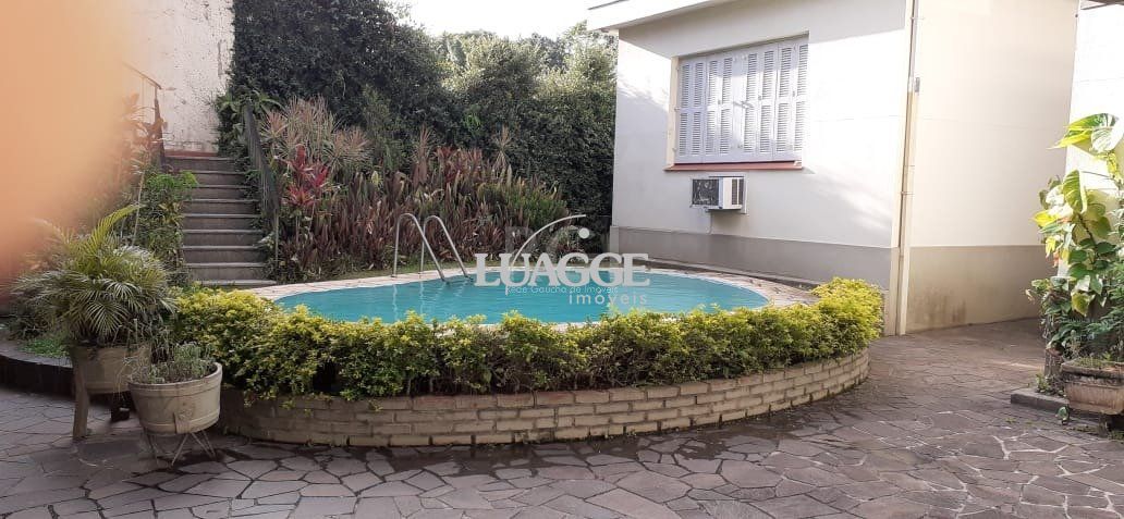 Casa à venda com 3 quartos, 202m² - Foto 1