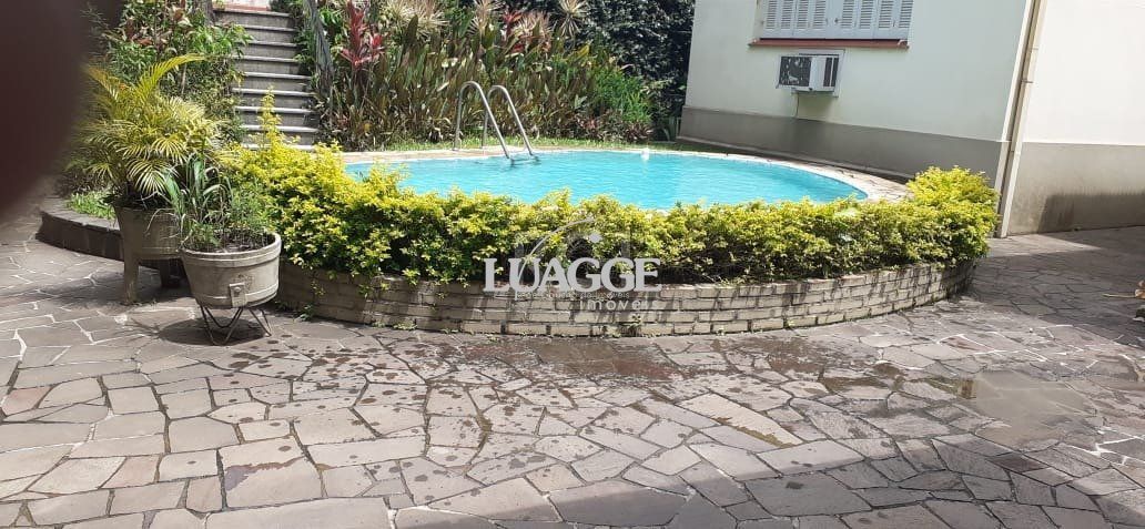 Casa à venda com 3 quartos, 202m² - Foto 2