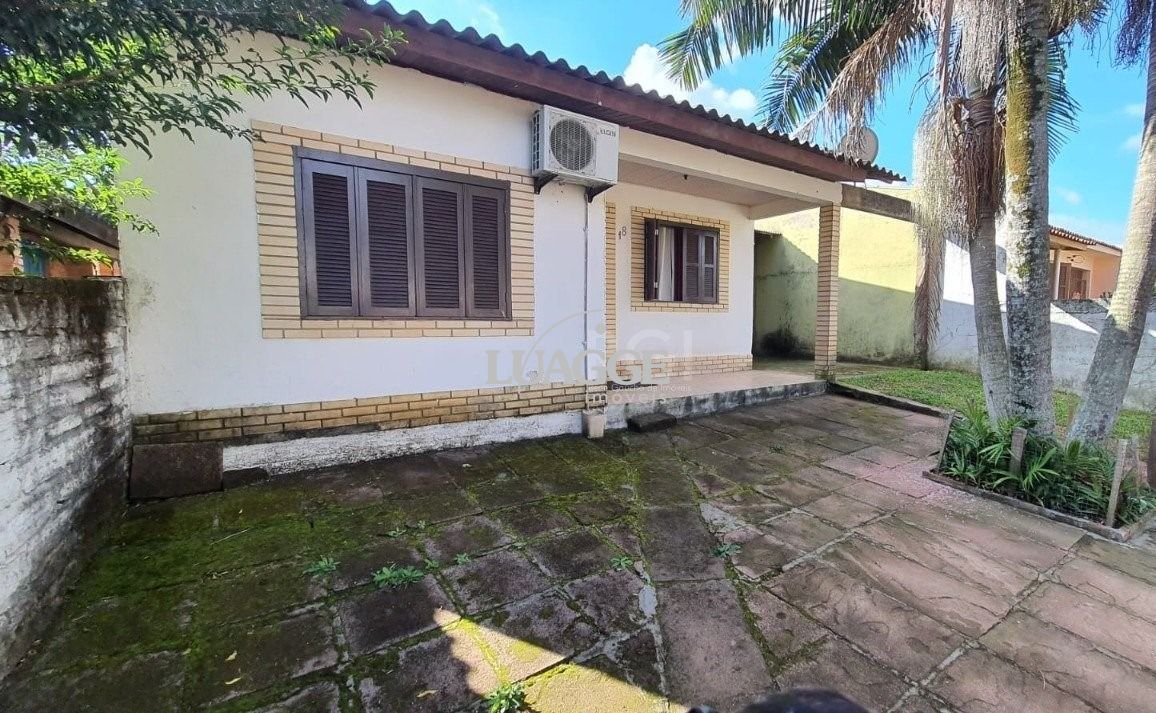 Casa à venda com 3 quartos, 91m² - Foto 1