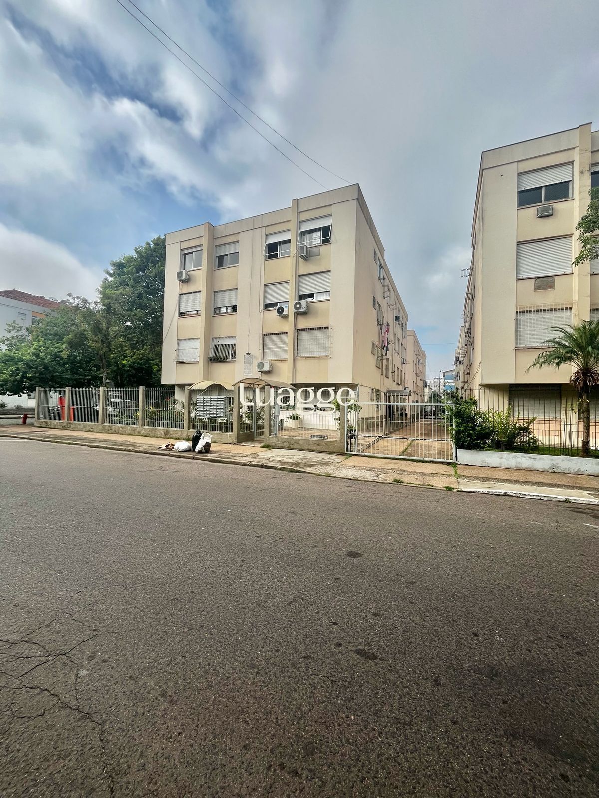 01 dormitório, junto ao Nacional Leopoldina, sala, banheiro, cozinha e área