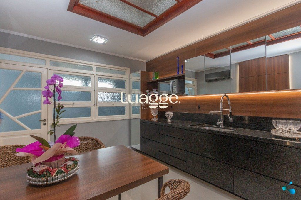 Casa à venda com 3 quartos, 241m² - Foto 9