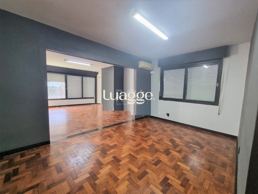 Casa à venda com 4 quartos, 300m² - Foto 2
