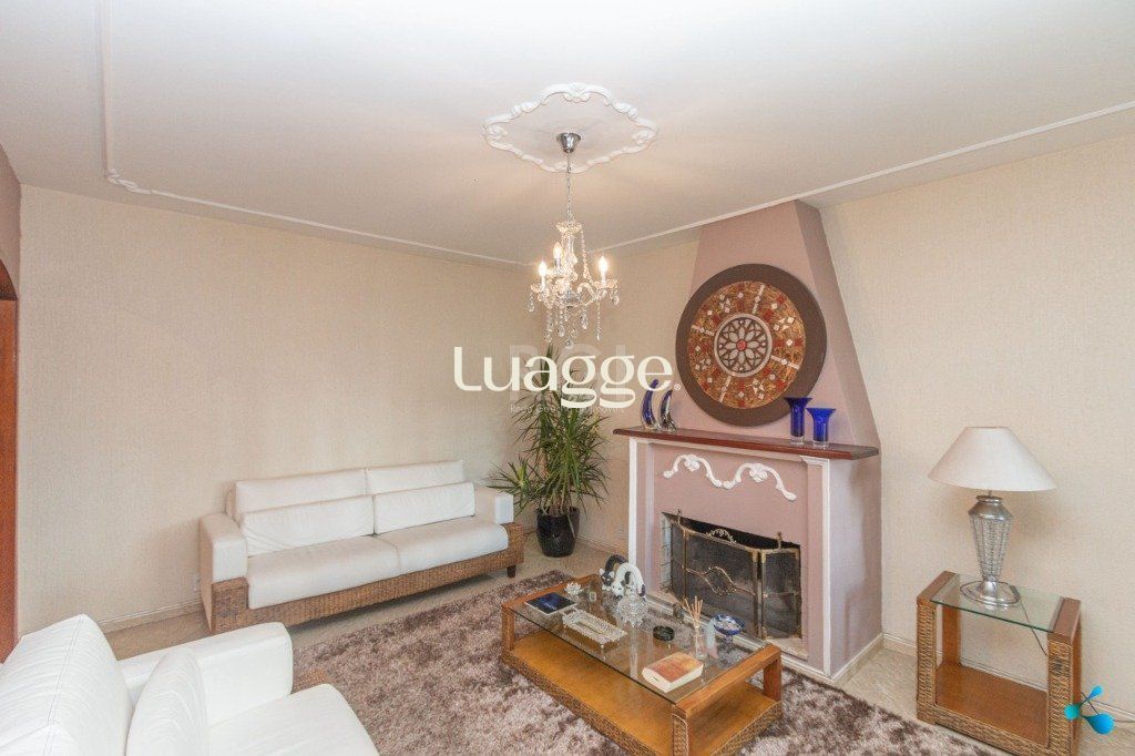 Casa à venda com 3 quartos, 241m² - Foto 2