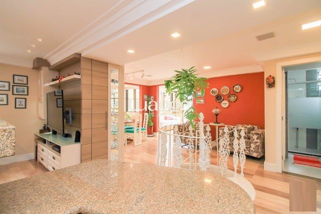 Cobertura à venda com 3 quartos, 251m² - Foto 2