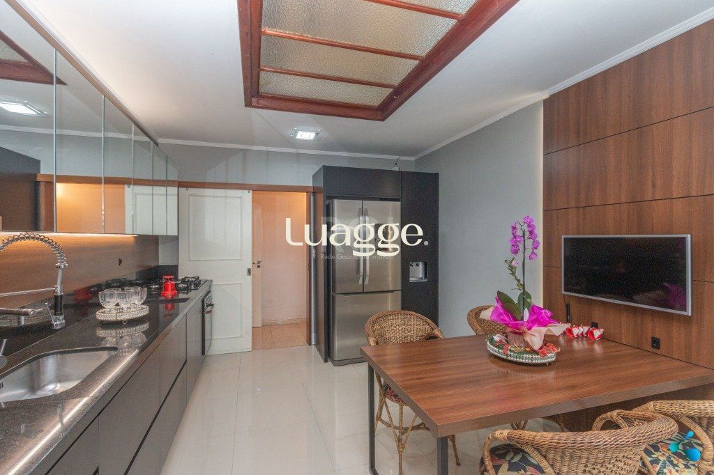 Casa à venda com 3 quartos, 241m² - Foto 6