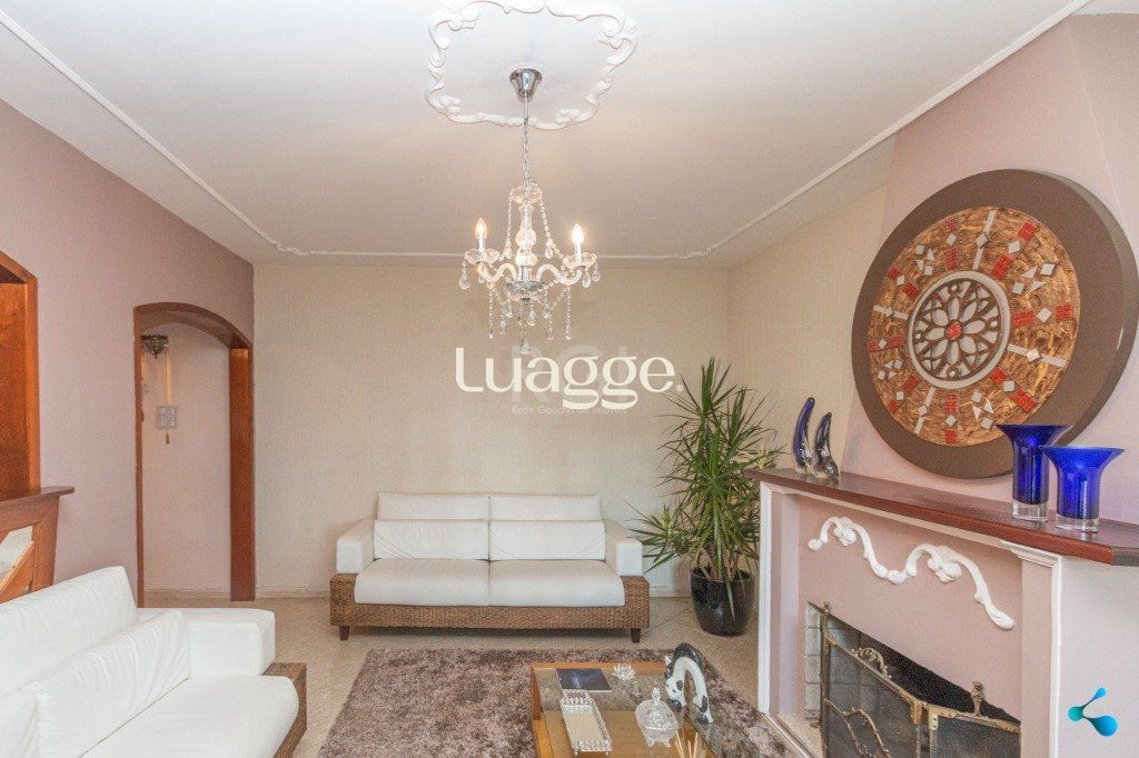 Casa à venda com 3 quartos, 241m² - Foto 4