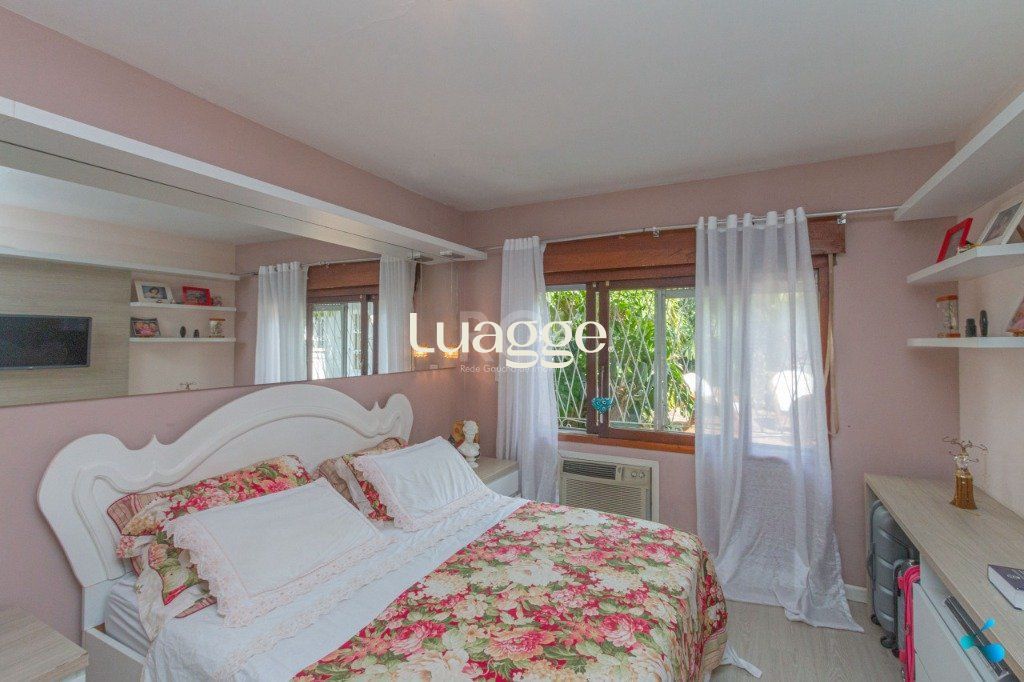 Casa à venda com 3 quartos, 241m² - Foto 17