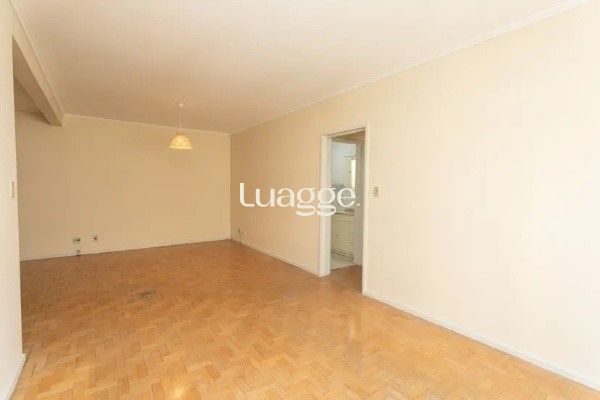 Apartamento à venda com 3 quartos, 115m² - Foto 2