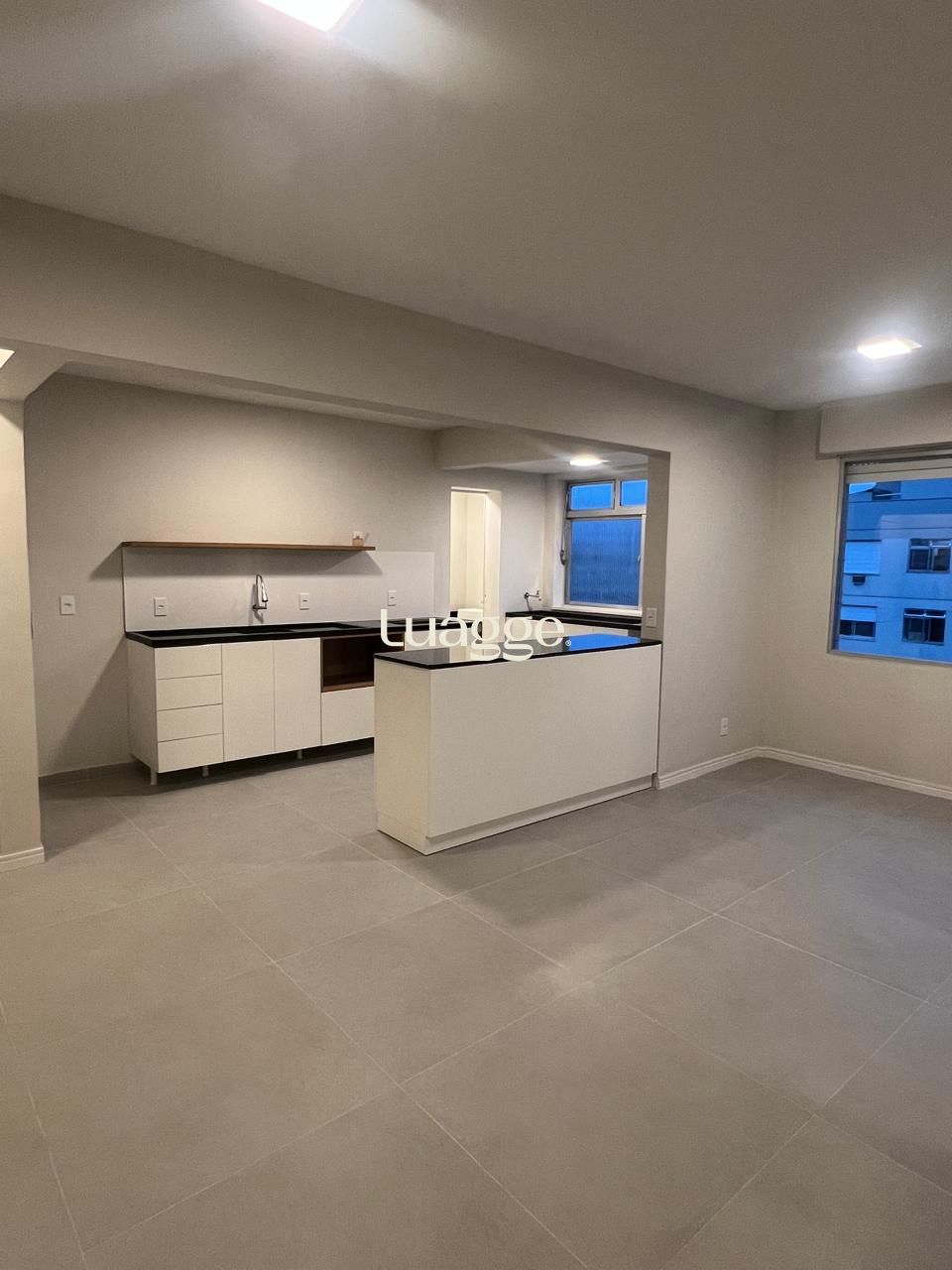 Apartamento à venda com 3 quartos, 79m² - Foto 3
