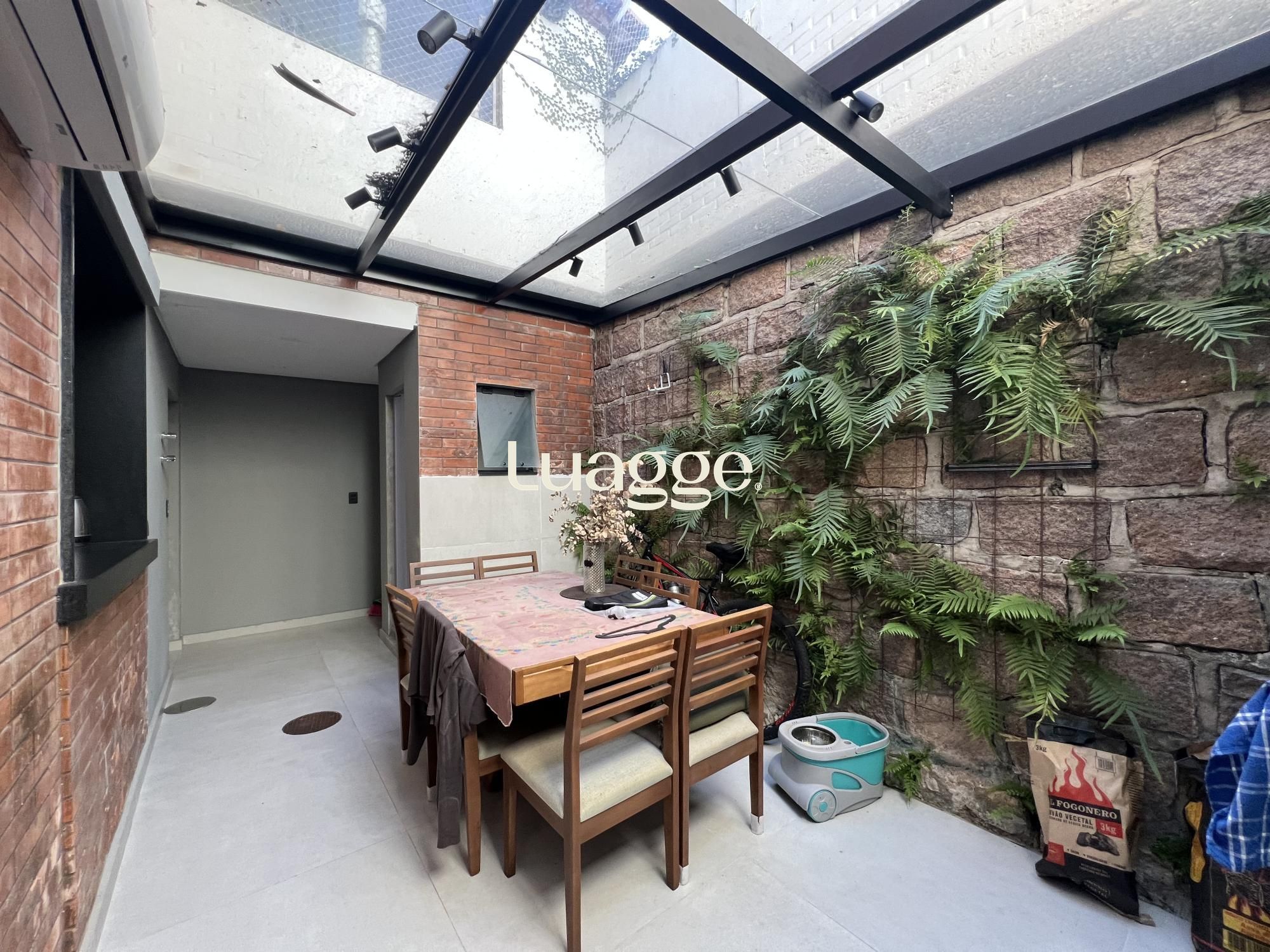 Apartamento Garden com 2 dormitórios, 1 vaga, no bairro Petrópolis, Porto Alegre